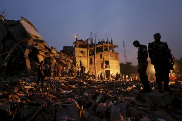 130426-bangladesh-building-collapse-aftermath-06