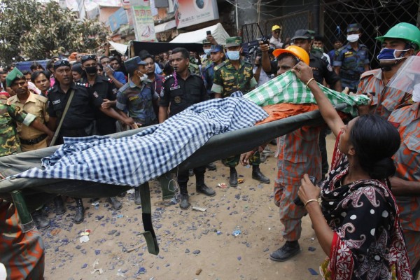 130426-bangladesh-building-collapse-aftermath-23