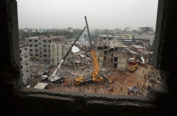 130429-bangladesh-building-collapse-02
