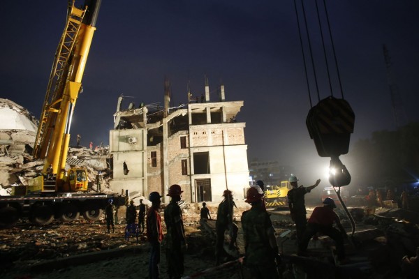 130429-bangladesh-building-collapse-18