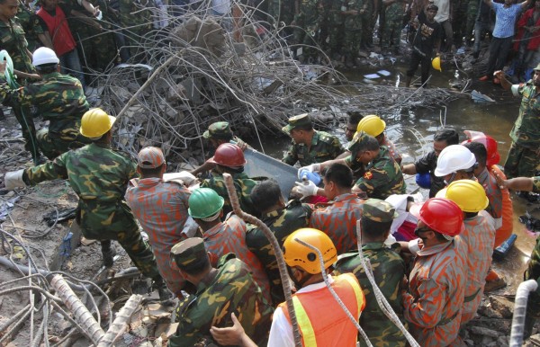 130510-bangladesh-building-collapse-19-survivor-02