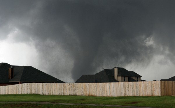 130520-oklahoma-tornado-27