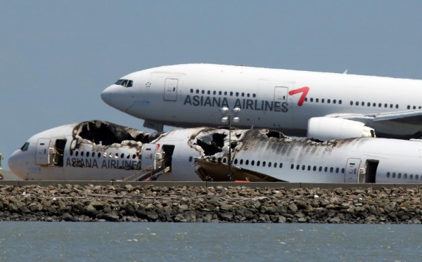 130706-asiana-airlines-crashed-sfo-02b