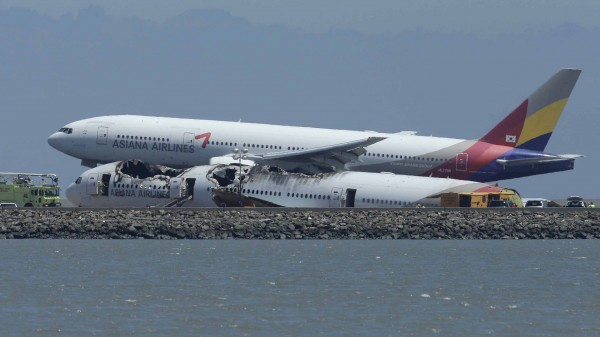 130706-asiana-airlines-crashed-sfo-03b
