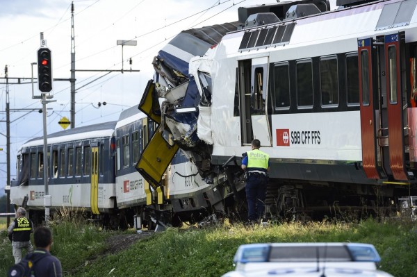 130729-Swiss trains collide-03