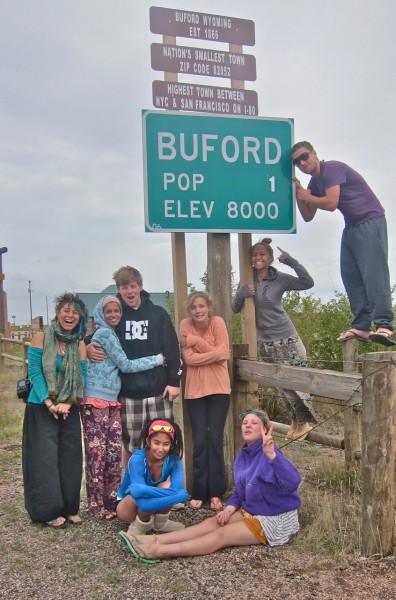 buford-wyoming-pop1-tourists