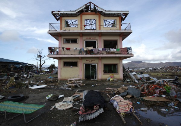 07-philippines-typhoon-haiyan-tacloban-131113
