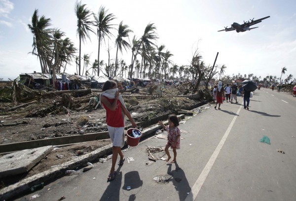 131110-supertyphoon-haiyan-philippines-tacloban-107