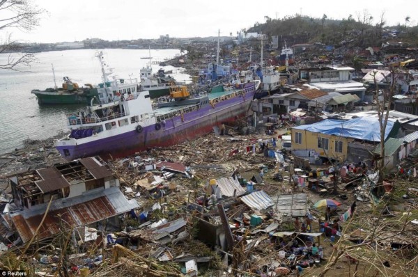 131111-supertyphoon-haiyan-philippines-tacloban-113