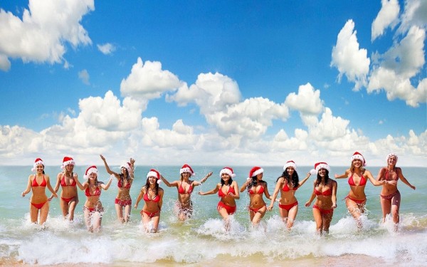 australia-christmas-girls-beach