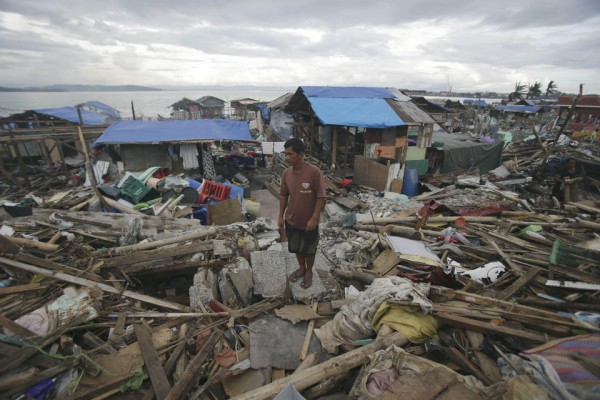 philippines-typhoon-haiyan-tacloban-131207-03