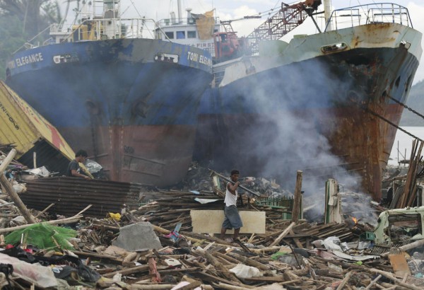 philippines-typhoon-haiyan-tacloban-131207-04