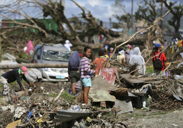 philippines-typhoon-haiyan-tacloban-131208-01