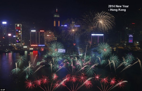 2014-new-year-fireworks-hongkong-2