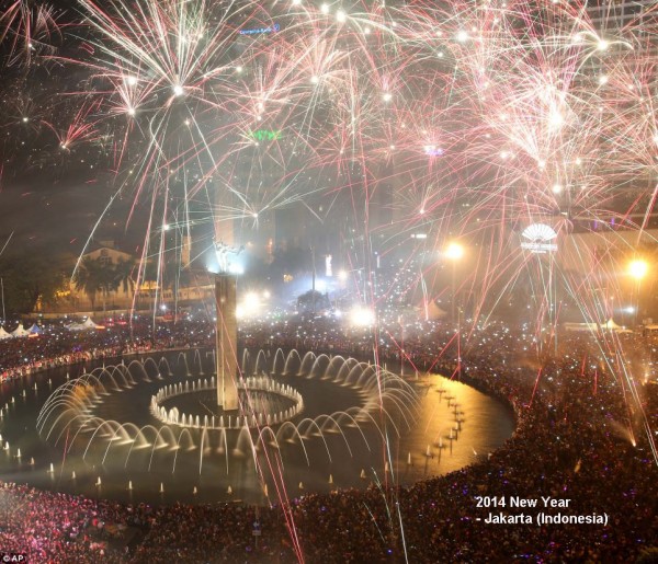 2014-new-year-fireworks-jakarta