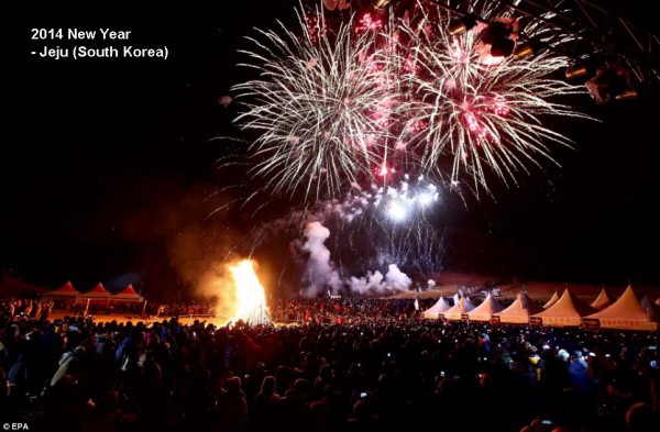 2014-new-year-fireworks-south-korea-jeju