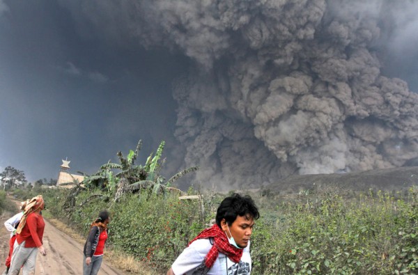 140201-indonesia-volcano-01