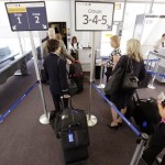 Các hãng hàng không Mỹ bắt đầu tận thu cước hành lý xách tay 