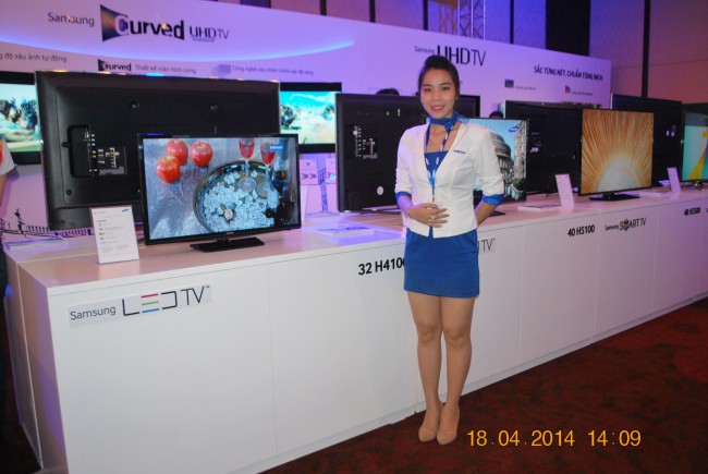 140418-phphuoc-samsung-curved-uhdtv-danang-059_resize