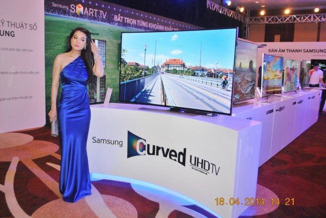 140418-phphuoc-samsung-curved-uhdtv-danang-082_resize