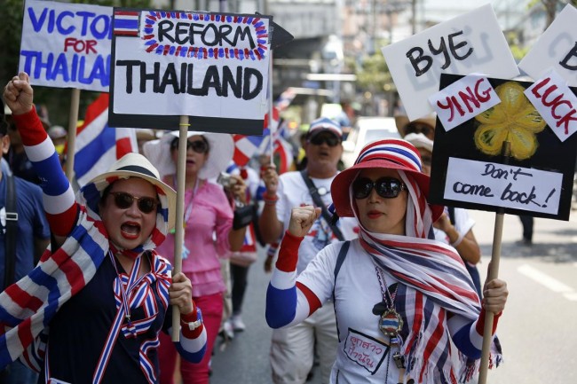 140508-thailand-anti-yingluck