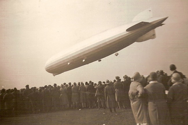 Zeppelin-LZ127-airship