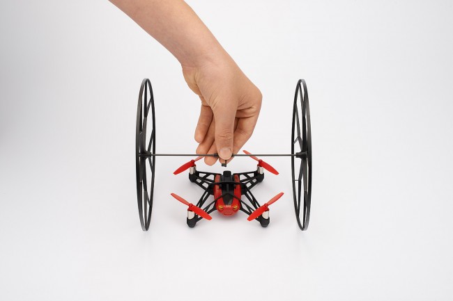 mini-drone-Rolling Spider-04