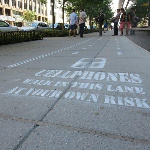 cellphone-sidewalk-lane