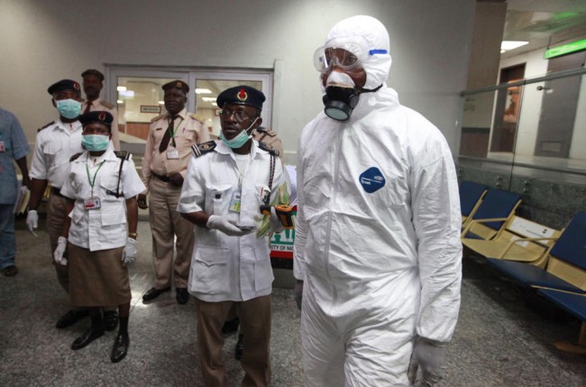 140804-ebola-virus-nigeria-01
