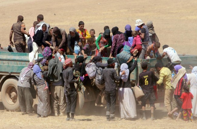 140810-iraq-yazidi-refugees-06