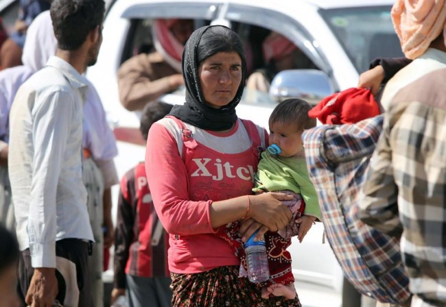 140811-iraq-yazidi-refugees-01
