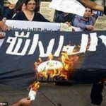 Từ phong trào dội xô nước đá tới thách thức đốt cờ “Nhà nước Hồi giáo” ISIS