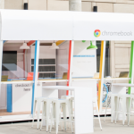 Google mở quầy cho sinh viên mượn laptop Chromebook