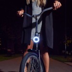 Đèn LED bảo vệ an toàn cho người đi xe đạp
