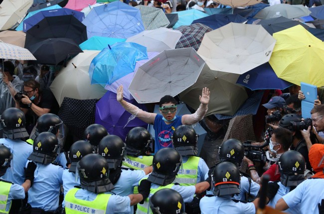 140929-hong kong umbrella protest-01