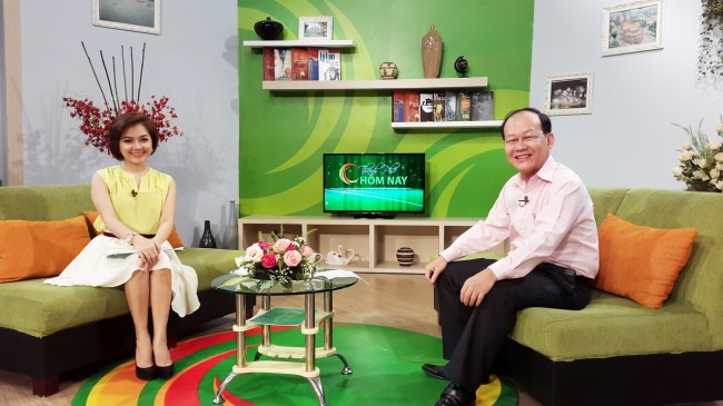 141009-phphuoc-htv9-talk-show-mobile-os-03_resize
