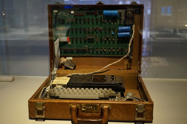 apple-1-briefcase