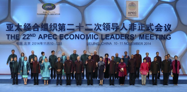 141111-APEC summit-leaders-07