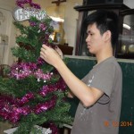 Anh Phú chuẩn bị cây Noel 2014 cho Bà Nội