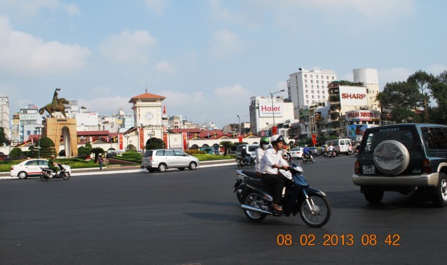 130208-tetquyti-duonghoa-nguyenhue-saigon-phphuoc-001_resize