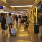 VIDEO: Máy bán nước giải khát tại sân bay Taoyuan Taipei