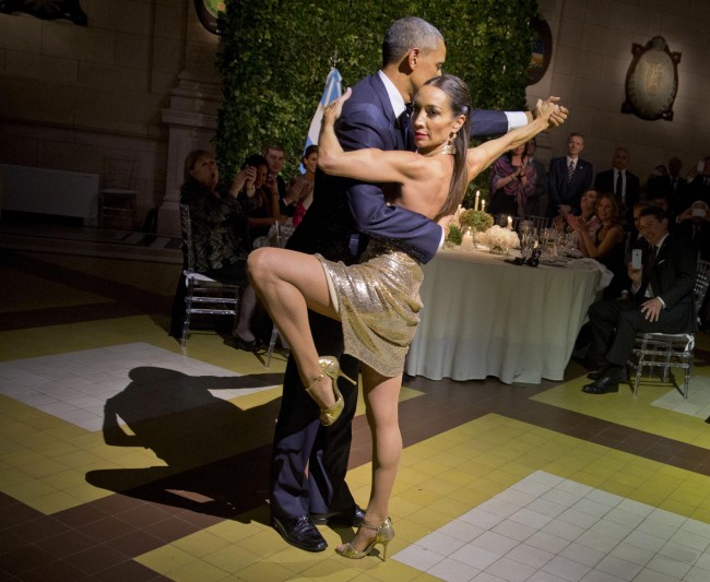 160323-obama-argentina-tango-09