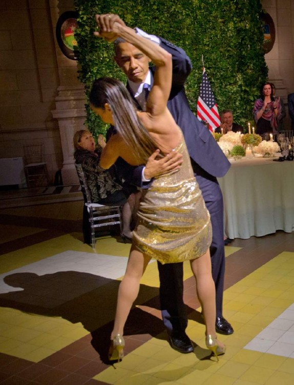 160323-obama-argentina-tango-10