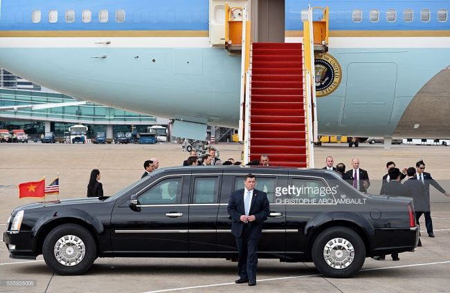 160524-obama-saigon-air-force-one-07