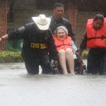 Người Việt ở Houston gắng gượng trong bão lũ