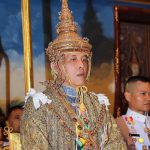 VIDEO: Tân quốc vương Thái Lan đội chiếc mão nặng tới 7,3kg