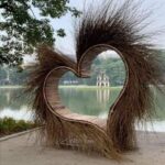 “Trái tim xù lông” bên bờ Hồ Gươm Hà Nội