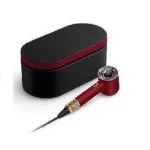 Dòng sản phẩm chăm sóc tóc phiên bản màu đặc biệt Red Velvet/Gold của Dyson cho mùa Tết Ất Tỵ 2025