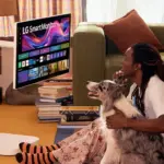 Màn hình thông minh cảm ứng LG Smart Monitor Swing tại Việt Nam với chân đế di chuyển