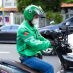 Đối tác tài xế được Grab Việt Nam tiếp tục hỗ trợ tuần thứ năm liên tiếp trong tình hình giá xăng biến động